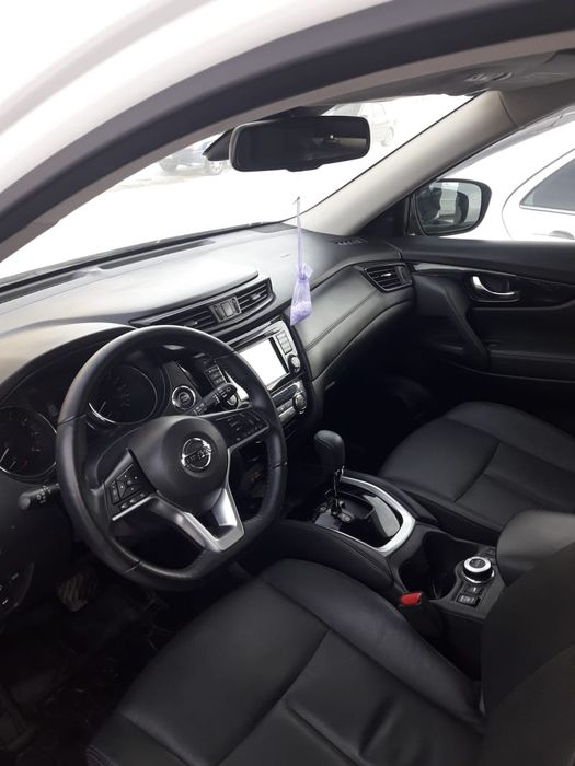 Продам автомобиль Nissan X-Trail 2021г