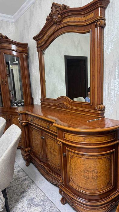 Klassik mebel to‘plami — shkaf, komod, servant va tumbochkalar