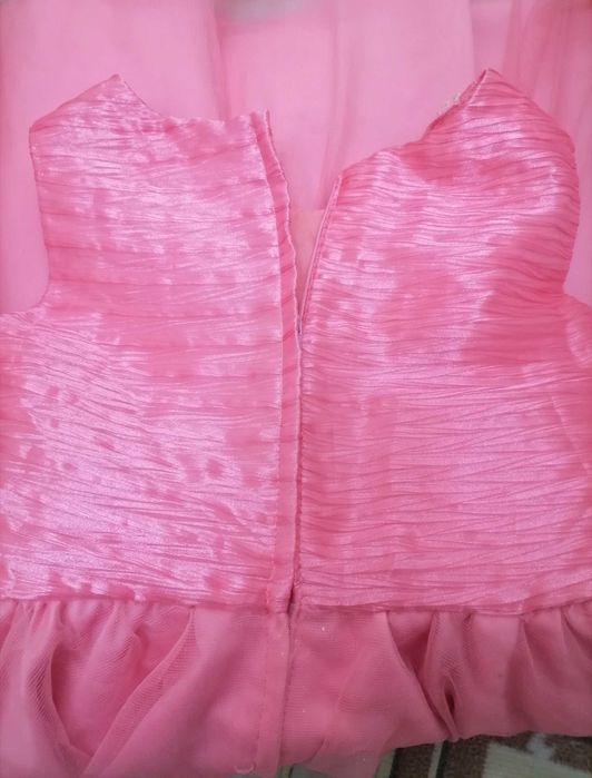 Платье нарядное для девочки на 6-7-8 лет