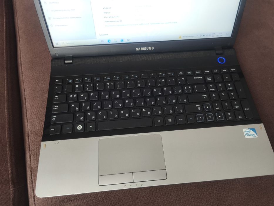 Лаптоп Samsung NP300E5Z