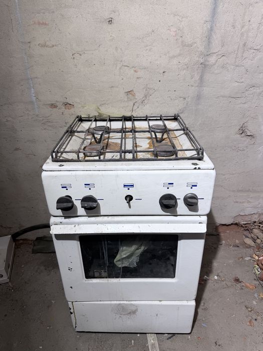 Продам газ плиту