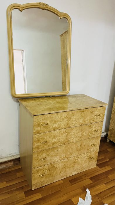 Спальный гарнитур