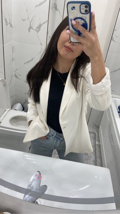 Пиджак белый продается