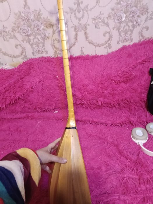 Домбра в хорошем состоянии