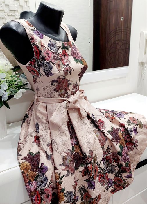 Уникална рокля..