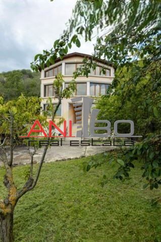 Продава се Къща в к.к. Златни пясъци - 390 кв.м за 483 €/кв.м - Снимка #2