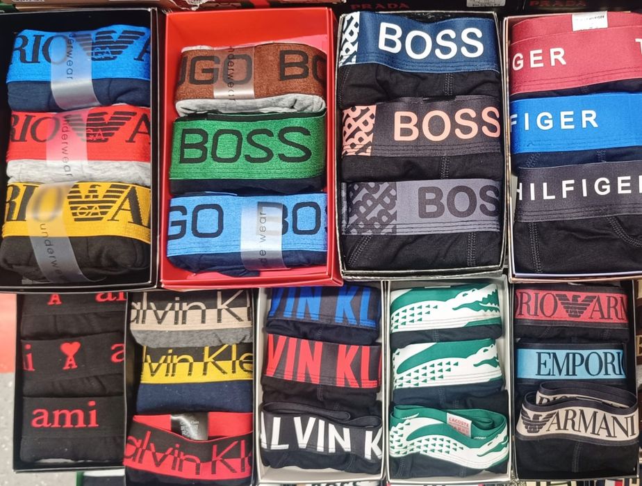 Set 3 perechi chiloti diverse branduri Tommy Lacoste Hugo CK