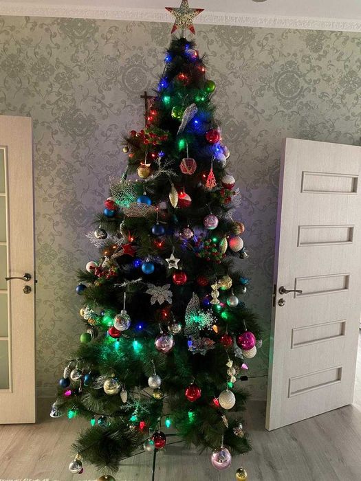 Продам новогоднюю елку