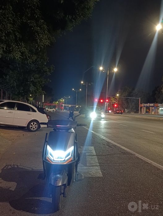 Skuter elektron 100 km yuradi