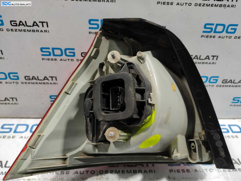 Stop Lampa Tripla Dreapta Volkswagen Golf 5 Hatchback Scurt 2004 - 2008 [L4939]