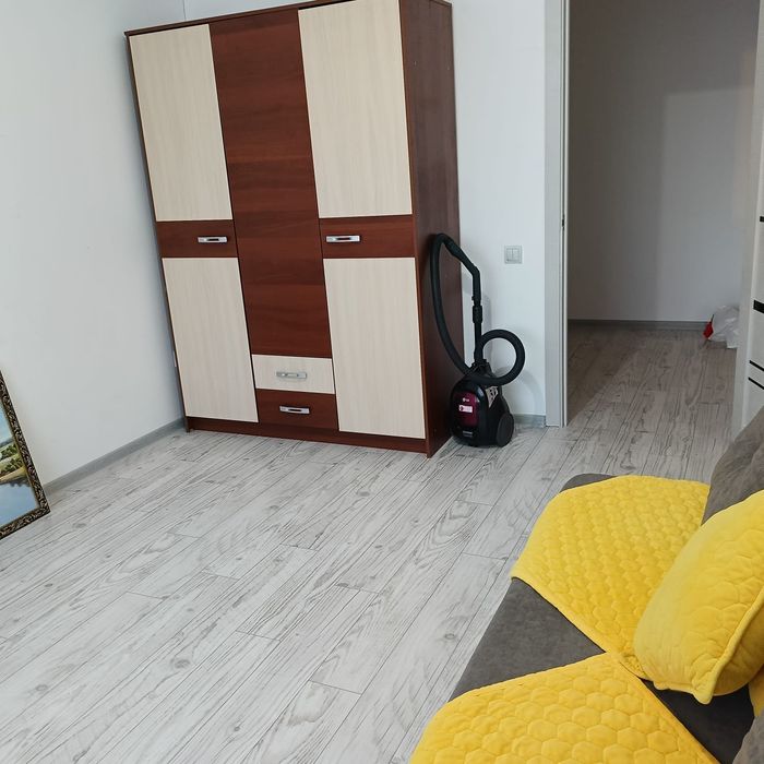 Сдам двух комнатную квартиру