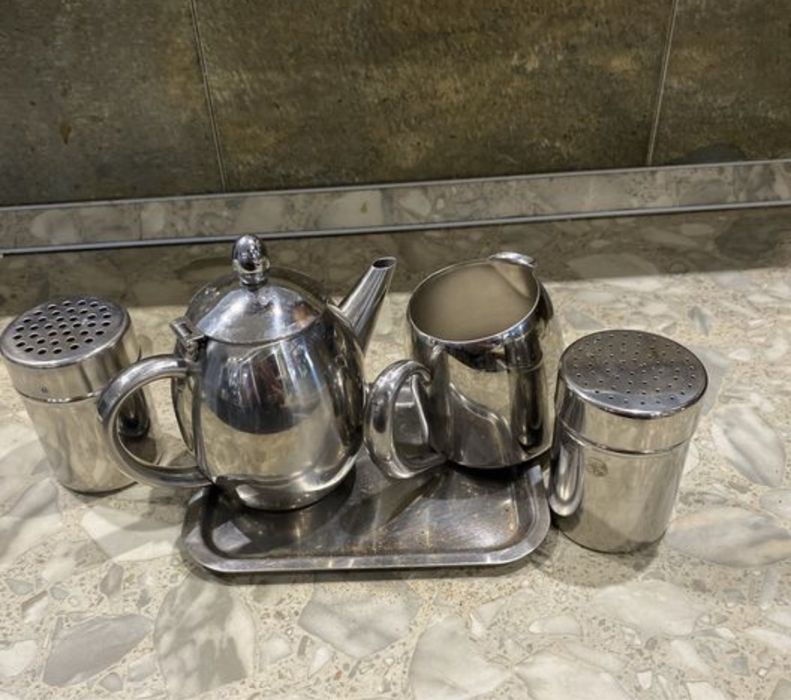 Продавам  книги  и купички за брюле 10€