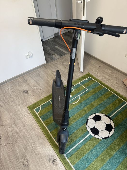 Vând Segway-Ninebot E2 Pro –