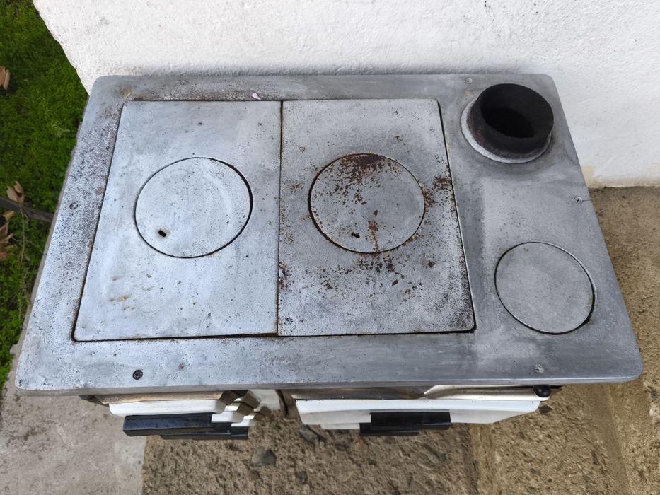 Стара печка на дърва