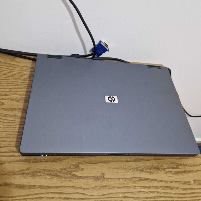 Лаптоп HP Compaq 6510b, клавиатура и мишка