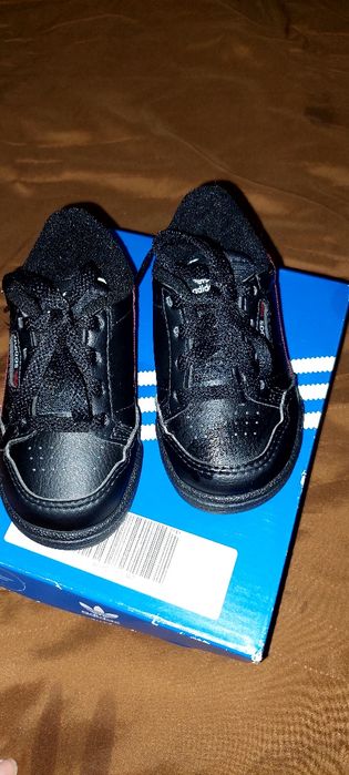 Маратонки Адидас за момче размер 20