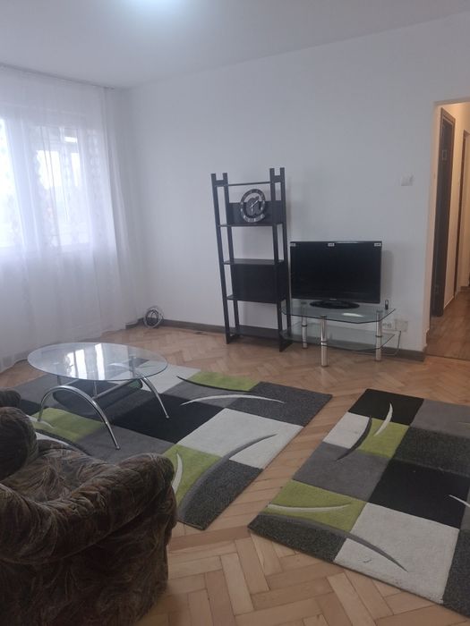 Închiriez ap cu trei camere in Buc  calea Giulesti nr48 bl4 ap 92 et 5 langa stadionul Giulesti.Ap este spatios cu doua balcoane f mari .