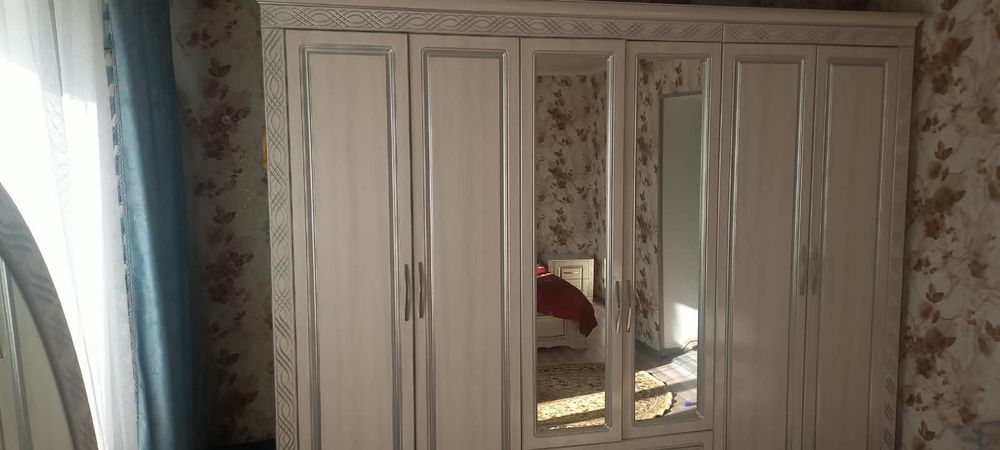 Продам спальный гарнитур
