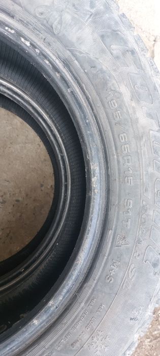 Гуми те са М+S едни те са 15ки едни те са 13ки