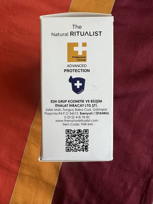 Серуми-хиалурон,витамин ц и колаген,,срещу тареене кожа на лице 80€