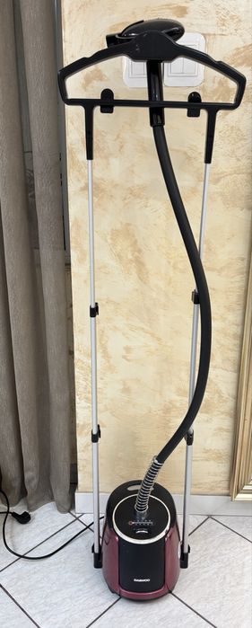 Aparat de calcat vertical cu abur Daewoo