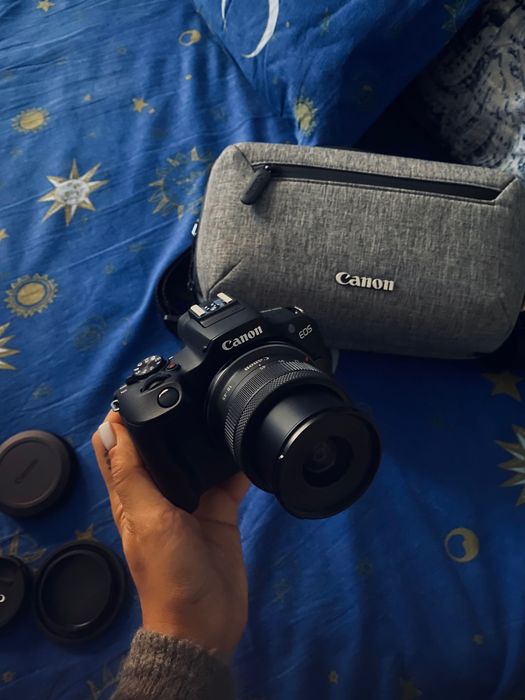 Фотоапарат Canon R100