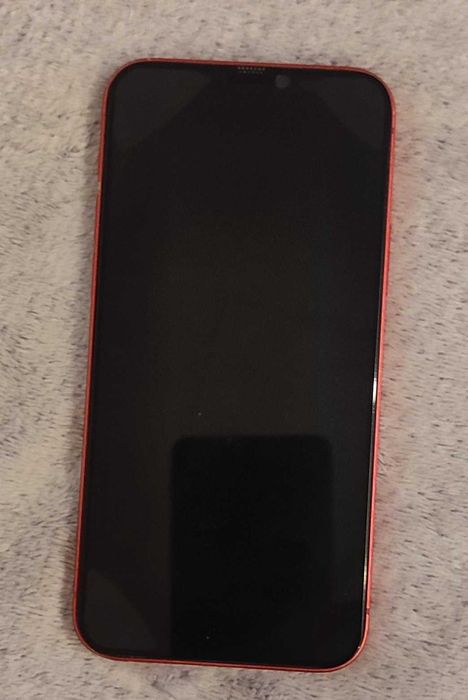 Vând iPhone 12, cu capacitate de stocare de 256 GB, culoarea RED. Arată foarte bine, carcasa și ecranul fara lovituri sau zgârieturi. Stare perfecta.