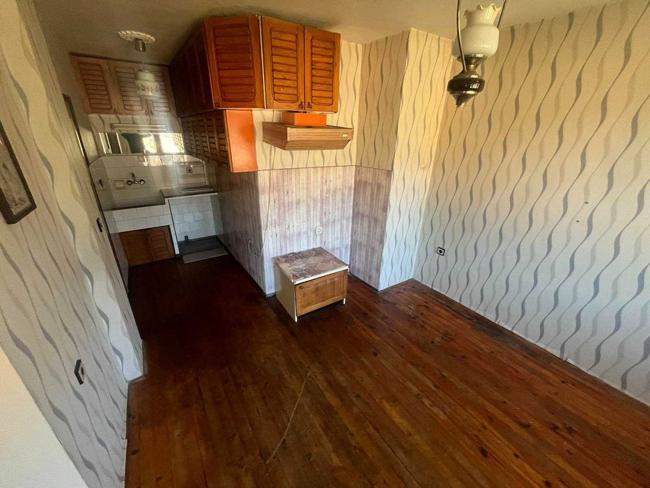 Продава се Четиристаен апартамент в Велинград - 100 кв.м за 790 €/кв.м - Снимка #2