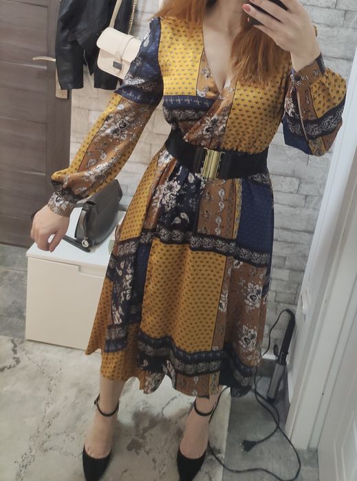 Rochie colorata asimetrică