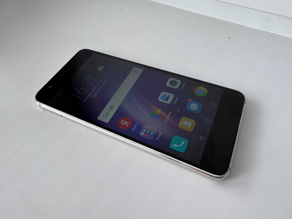 Huawei Honor 8, 4/32 ГБ — отличный телефон