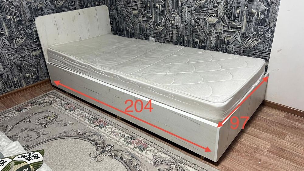 Продам кровать с тумбой