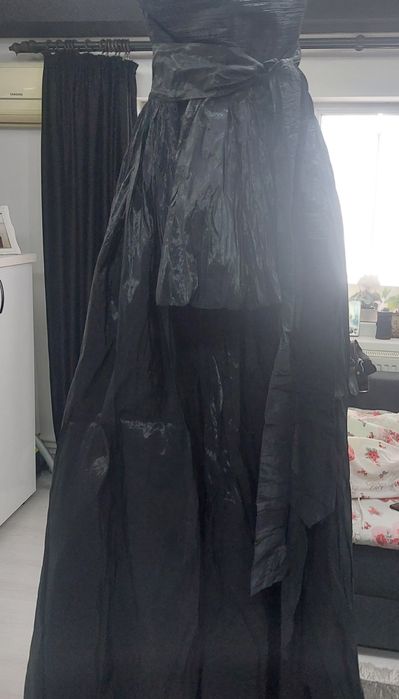 Rochie neagră cu trena S