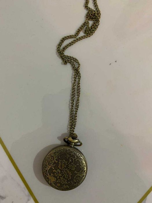 Срочно продается часы на цепочке