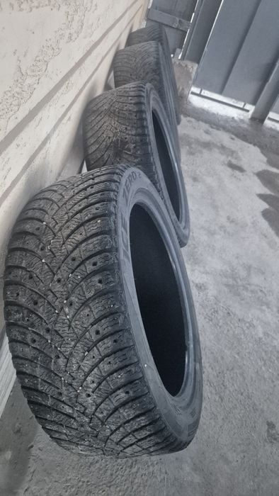 Зимние шины 235/45/18р