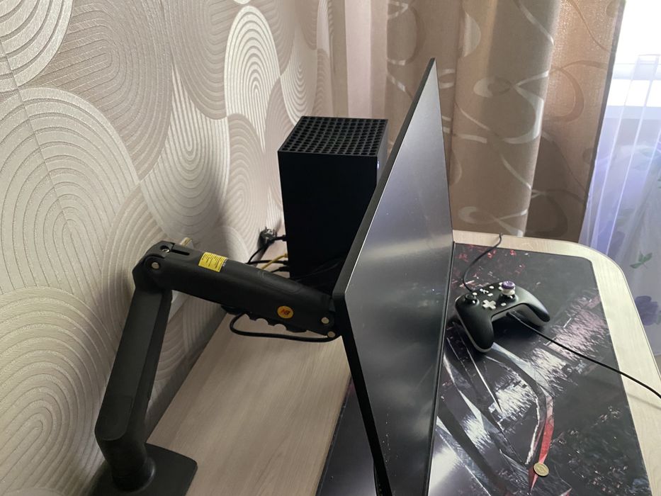 Монитор 180 hz , 1 ms fast
