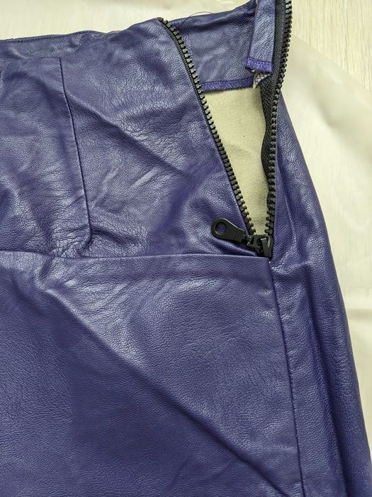 Pantaloni piele ecologică mov/purple – mărime 40 (potriviți S/M)