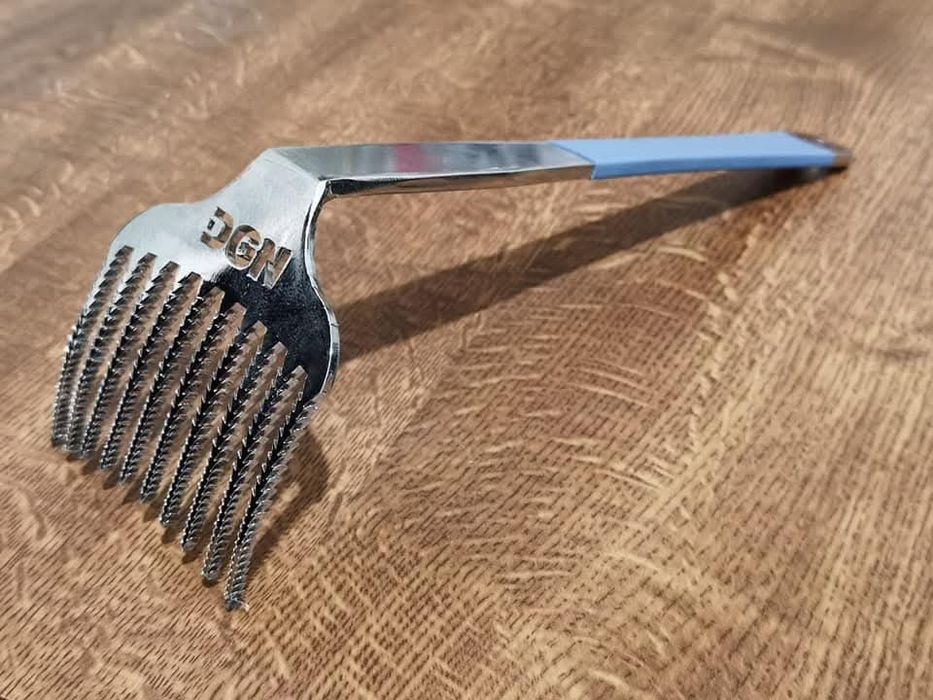 Grebla pentru curatat periile utilajului de spalat