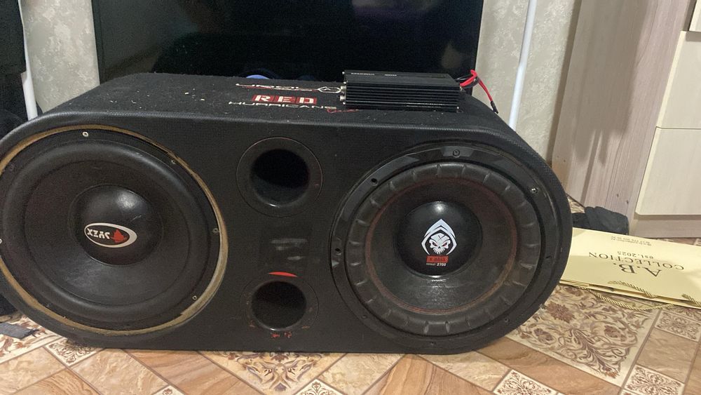 Продам два сабвуфера