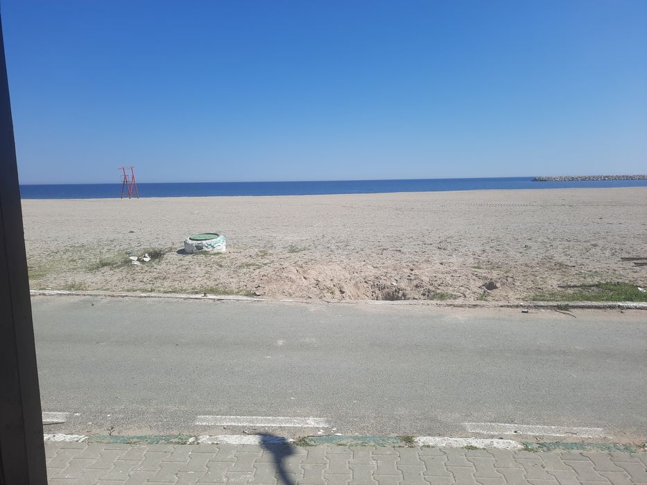 Inchiriez spatiu comercial cu 2 terase in statiunea Jupiter pe plajă.