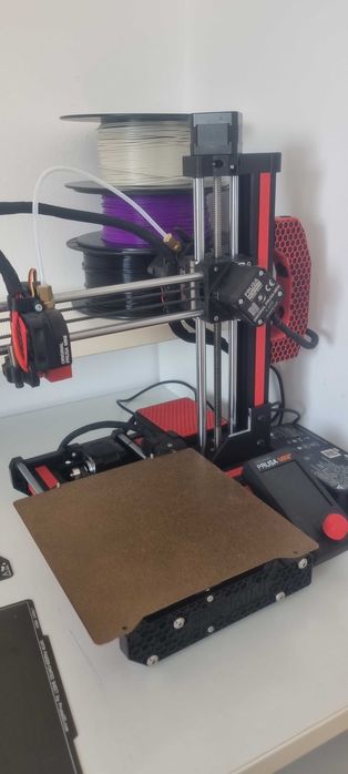 Imprimantă 3d PRUSA Mini+, cu upgrade-uri (BONTech Extruder)