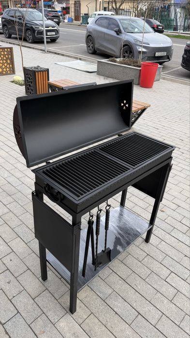 Мангал три в одном с Чугунный Решетками