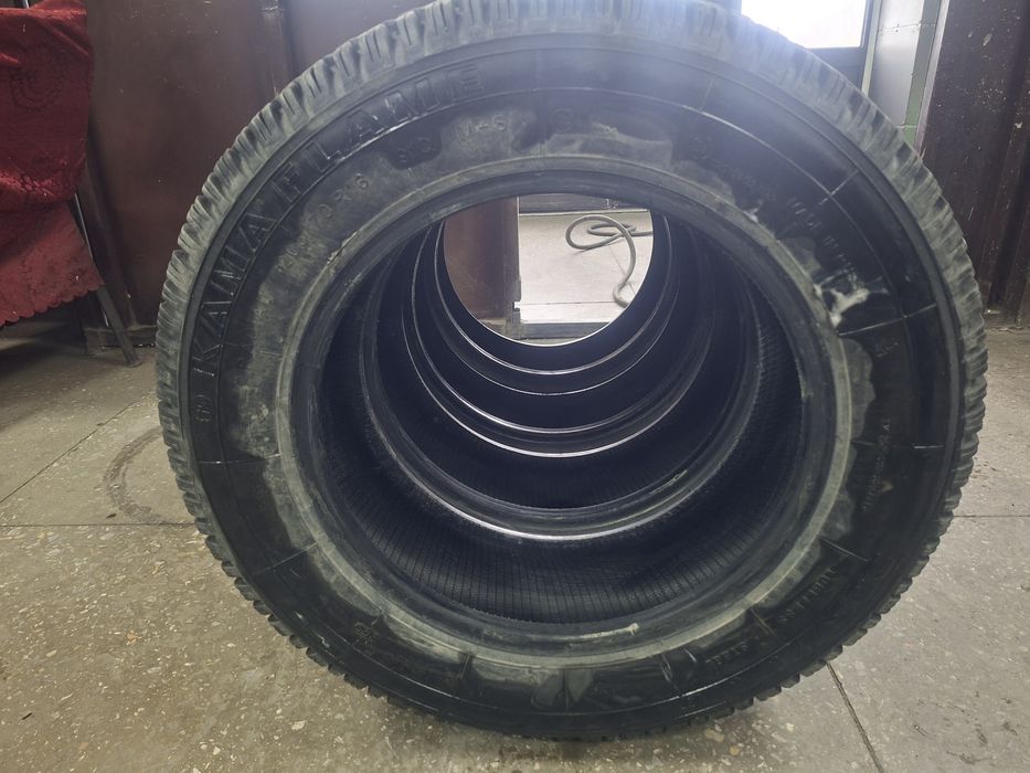 Продам шины от нивы