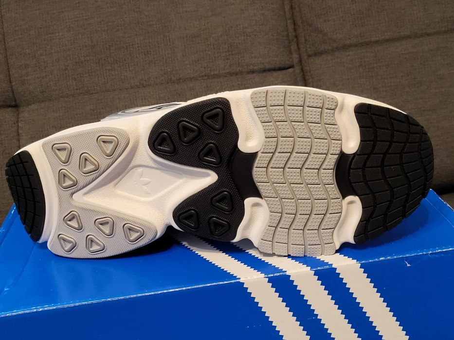 Продам оригинальные кросовки Adidas