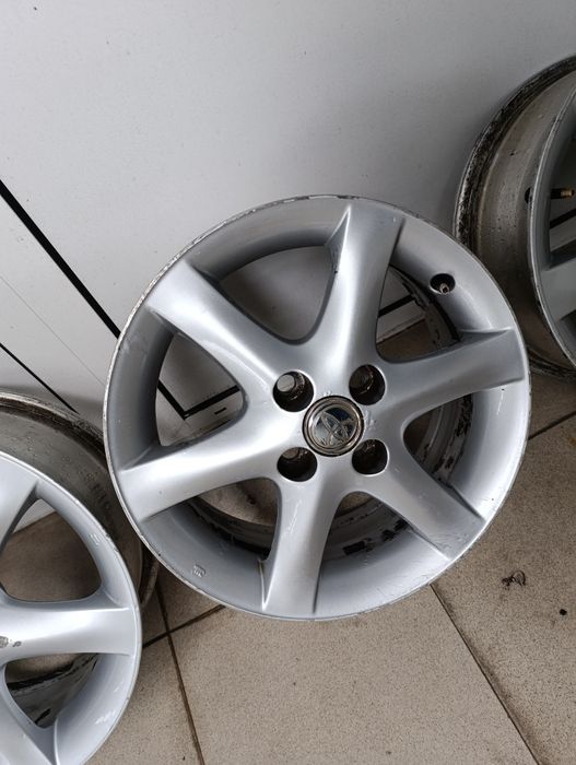 Алуминиеви джантиI за Toyota 6JJ 15цола 4х100 ET45 MADE IN JAPAN