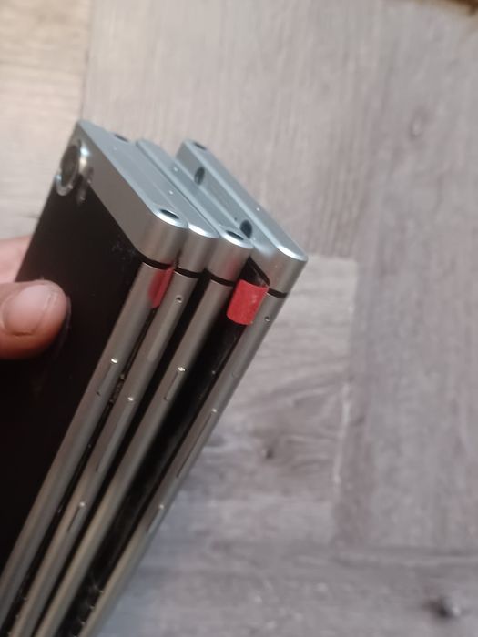Blackberry keyone BBB100-2 perfect functionale se vinde fara accesorii pret bucată 450 de lei
