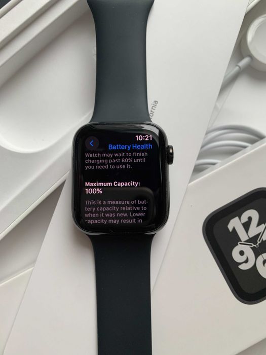 Apple Watch SE 1st Gen 44mm Space Grey