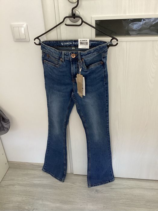 Blugi Garcia Jeans Ravina Flared noi cu etichetă, mărimea 158
