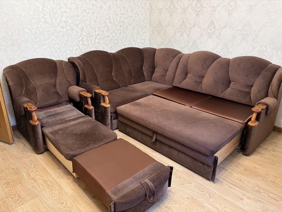 Продам комплект мягкой мебели