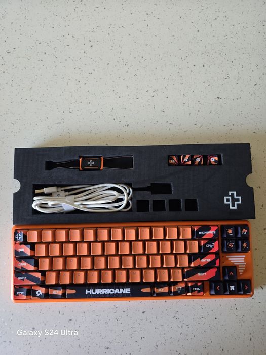 De vânzare tastatură gaming Hurricane!