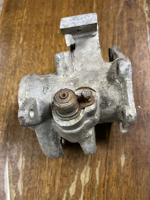 Продам запчасти газ 21